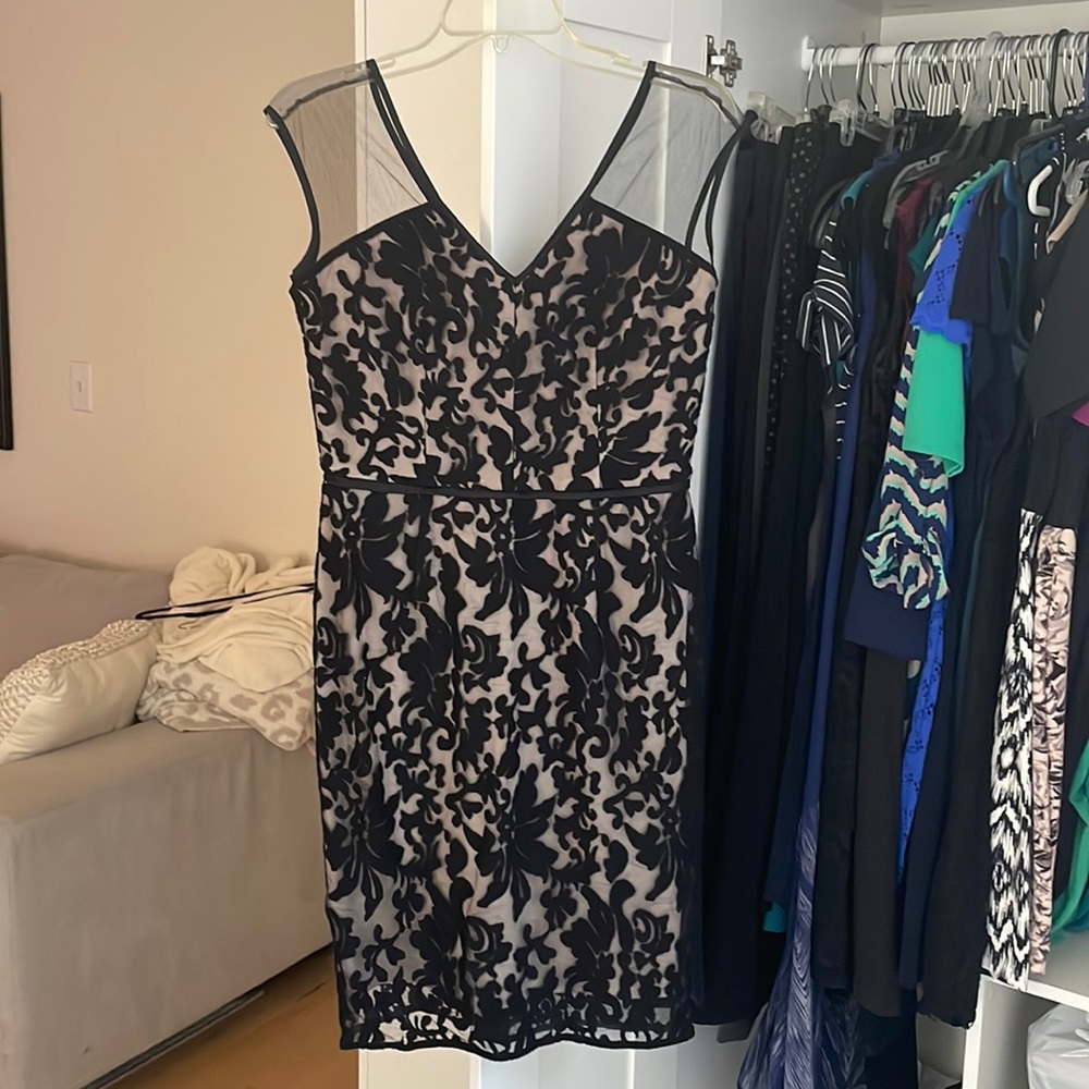 Formal dress - Picture 1 of 8